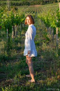 Amy Moloko Sassy Exhibitionist Is Soon Naked Among The Vines