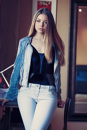 Lana Lea Has Beauty In The Jeans