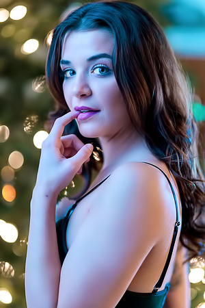 Jade Maris Climaxes As Possible