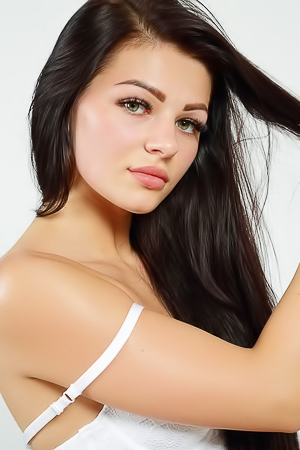 Tanja Erotic Beauty Spreading Her Legs