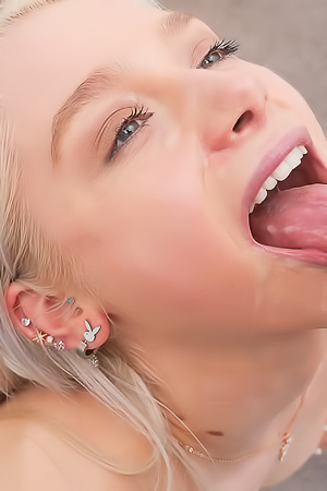 Scarlett Hampton Holds Her Breath As Cum Drips Down Her Neck