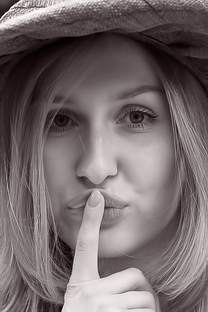 Lia Pinks Blonde Hair Whips As She Hunts Your Vice With Fixated Need