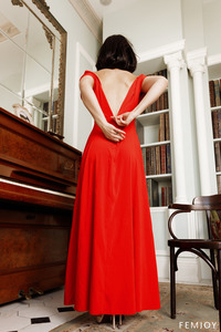 Leo Ahsoka Getting Naked From Her Amazing Red Dress