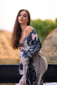 Liz Ocean Bares It All On A Sunlit Balcony With Bold Poses And Seductive Glances For Your Pleasure