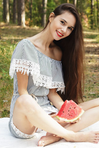 Leona Mia Gets Nude And Eats Watermelon