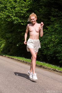 Gerda Rubia Decides To Walk Home Naked