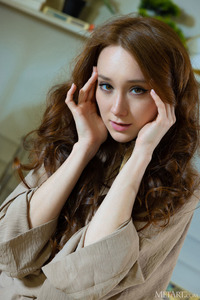 Alice Mido Flaunts Her Firm Round Ass Provocatively