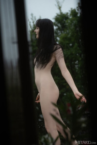 Amelia Riven Massages Oil Into Her Lovely Breasts And Curvy Buns