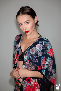 Elilith Noir With Red Lip And Shows Us Her Sultry Side