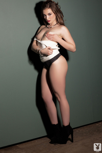 Mandy Kay In Inviting Curves