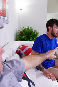 Cute Gamer Girl Honey Hayes Gives Full Access To Her Body 