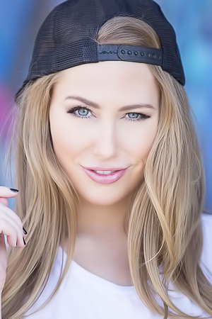 Sexy Blonde Carter Cruise Stripping Outdoor