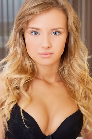 Monika W In Premiere