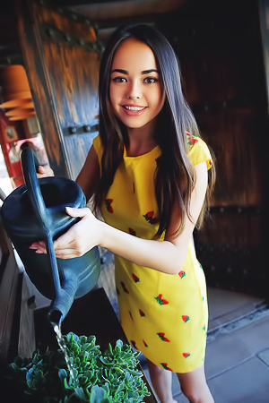 Cute Li Moon Stripteasing And Shows Closeups