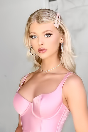 Loren Gray looks stunning in various outfits