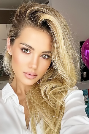 Lara Lepp picture gallery