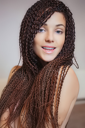 Jadis Posing With Shaved Pussy And Firm Ass