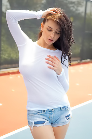 Eugenia looks alluring as she displays her big boobs on the tennis court
