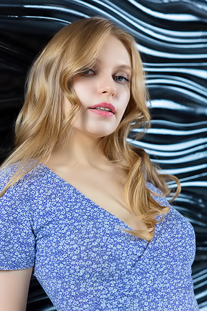 Sonya Elf Offers Intimate View Of Her Plump-lipped Pussy