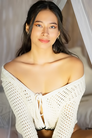 Leyla Grey Getting More Orgasms With Fuck Machine In Nature