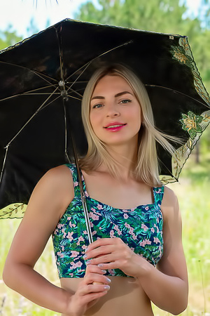 Roxy Offering A Teasing Glimpse Of Her Luscious Booty In Bun-hugging Lace Panties