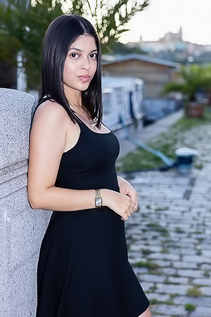 Gia Rosse Strips And Plays With Pussy