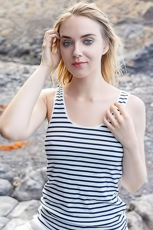 MetArt presents Oxana Chic - Rocky Beach