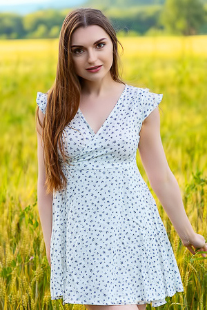 Julia K laying it out on the green, flaunting her killer body and bubble butt