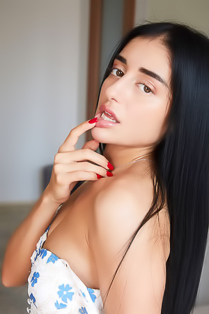 Ara Mix Exploring Every Inch Of Her Gorgeous Body