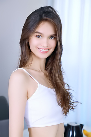 Anastasia Bella Exposing Her Plump-lipped Pussy