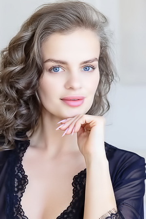 Anna Vega Inviting You To Admire Her Lovely Breasts And Flawless Booty