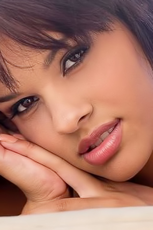 Aria Salazars Velvety Curves Inviting Touch
