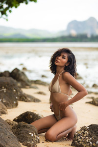 Rosah Flaunting Her Smooth Shaved Pussy And Perfect Ass With A Seductive Gaze
